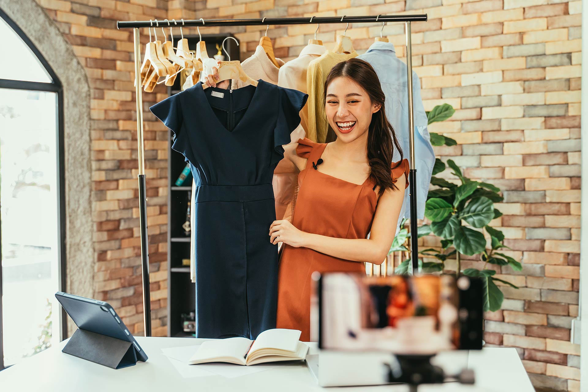 woman-influencer-selling-clothes-online-2022-01-27-23-45-45-utc